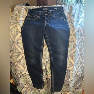 Really nice pair of Silver Jeans. Skinny fit, no flaws.
